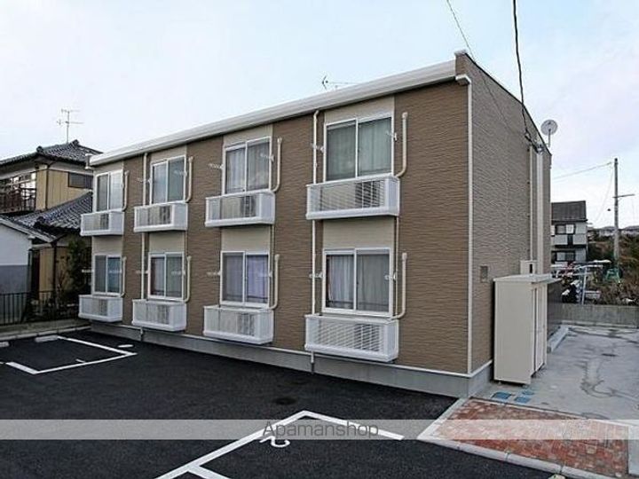 レオパレスリトルシャイン富田101の外観