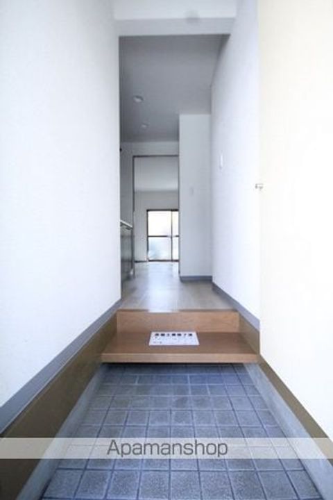 延明ハイツの玄関