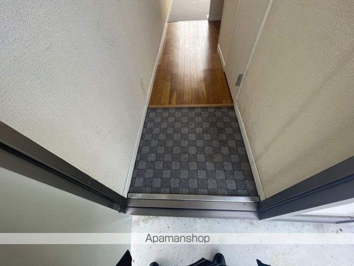 ソレーユ101の玄関