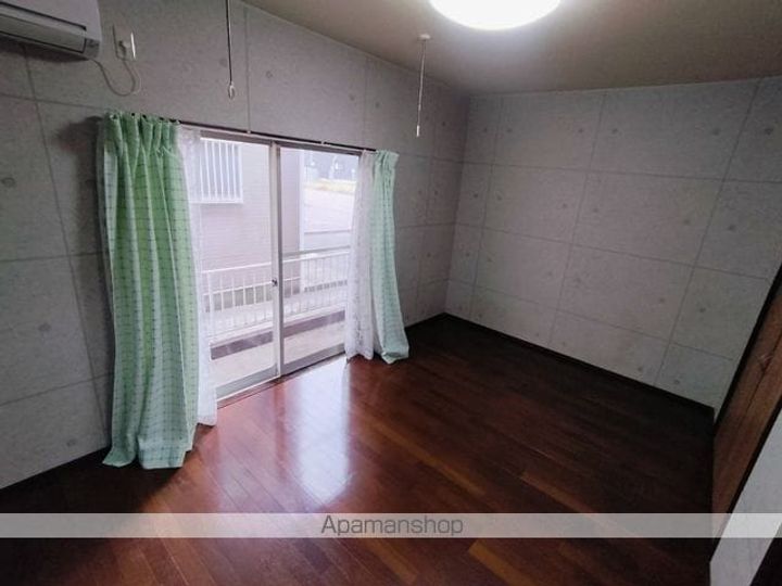 コーポ千鶴の居間