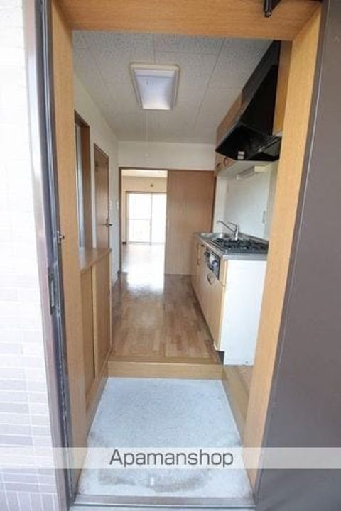 ハイツ原202の玄関