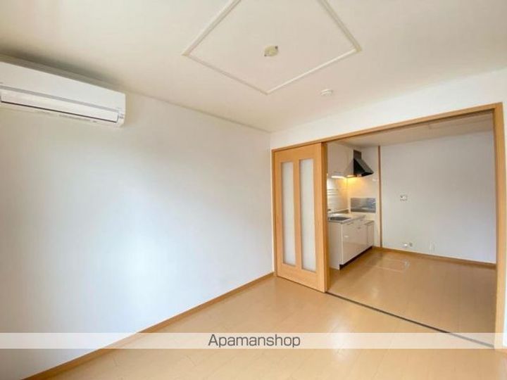 香川県高松市御厩町の賃貸アパートの内装