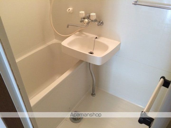 ルミエールカーナ301号室の風呂