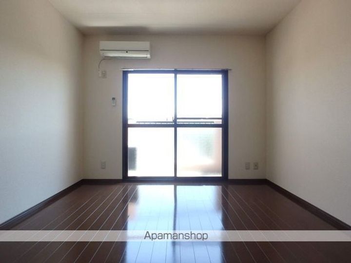 ひまわりコーポⅡ205の居間