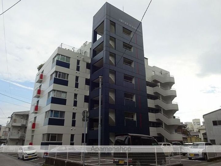 ヒルサイド小高坂の外観