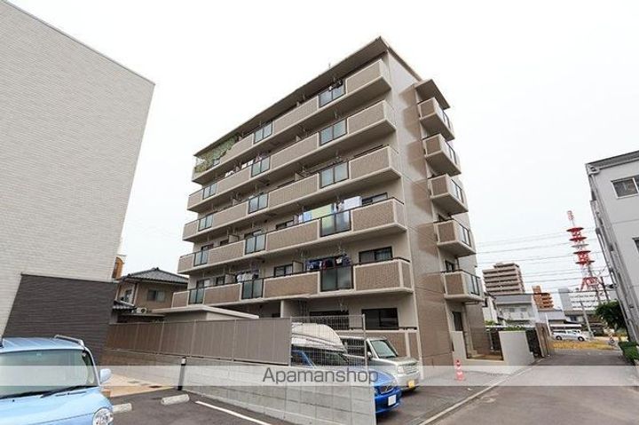 香川県高松市三条町の賃貸マンションの外観