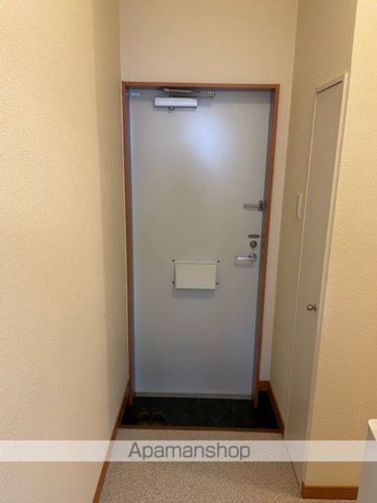 レオパレスはいろーどⅡ104の玄関