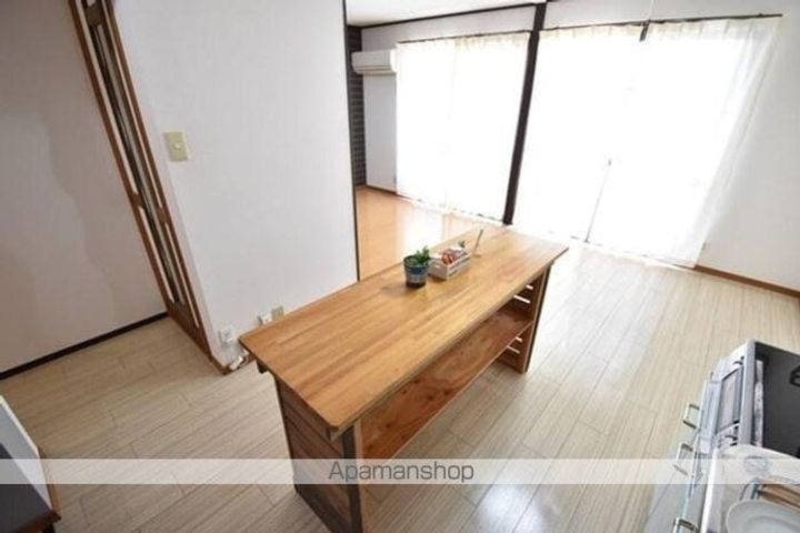 香川県高松市成合町の賃貸アパートの内装