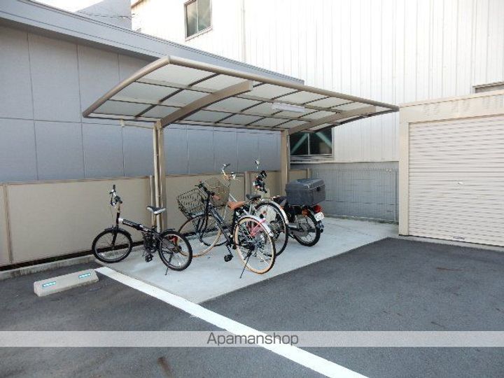 サウスコート西市の外観