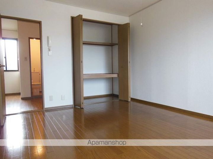 グランドゥール多賀城208の居間