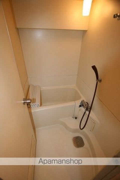 アドホック6(ADHOCBLD.)の内装