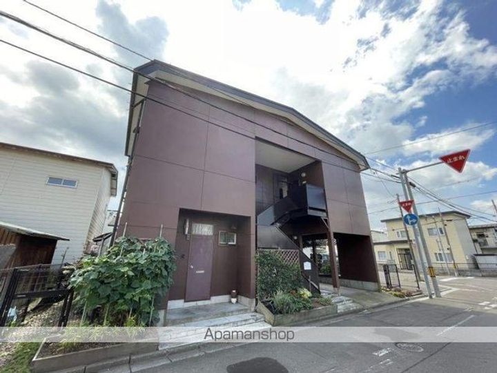 日乃出町10番1棟3戸(ヒノデチョウジュウバンヒトムネサンコ)1-2の外観