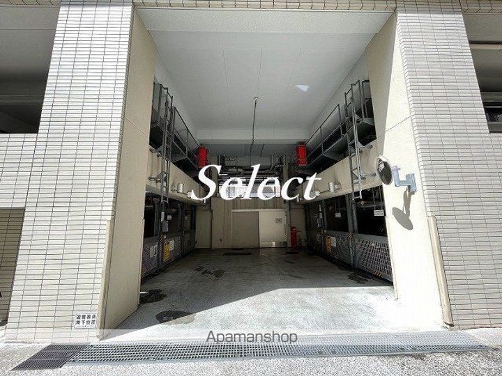 神奈川県横浜市中区山下町の賃貸マンションの外観