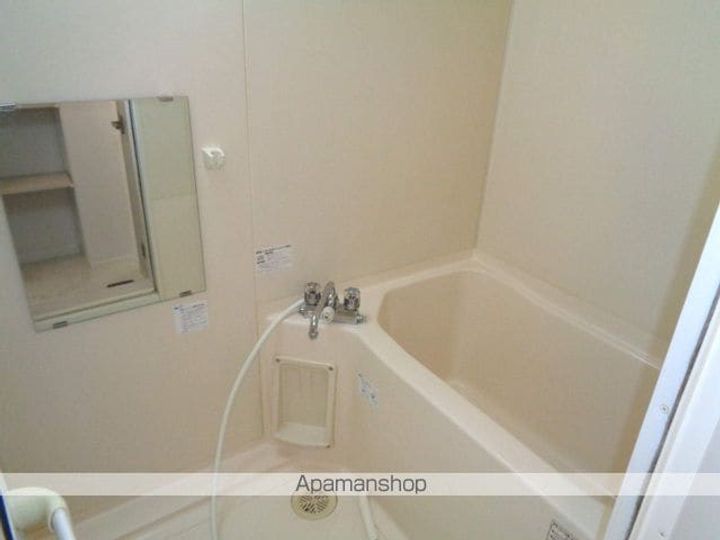 フレグランスK A棟102の風呂