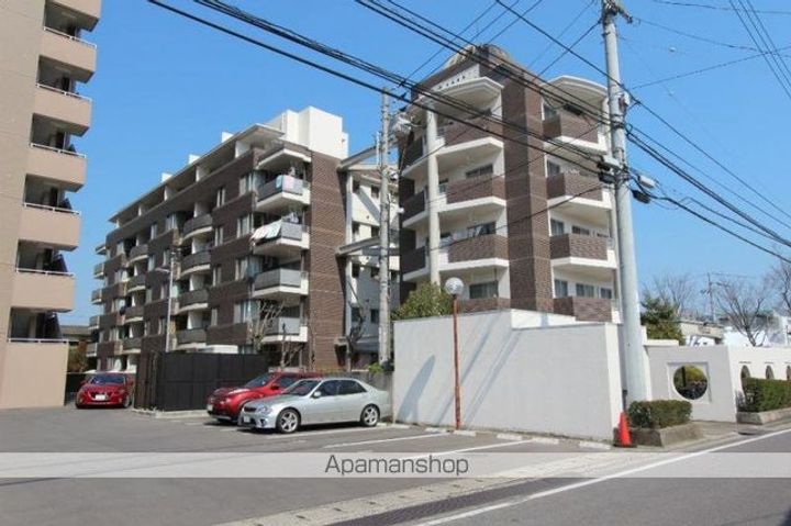 香川県高松市鶴市町の賃貸マンションの外観