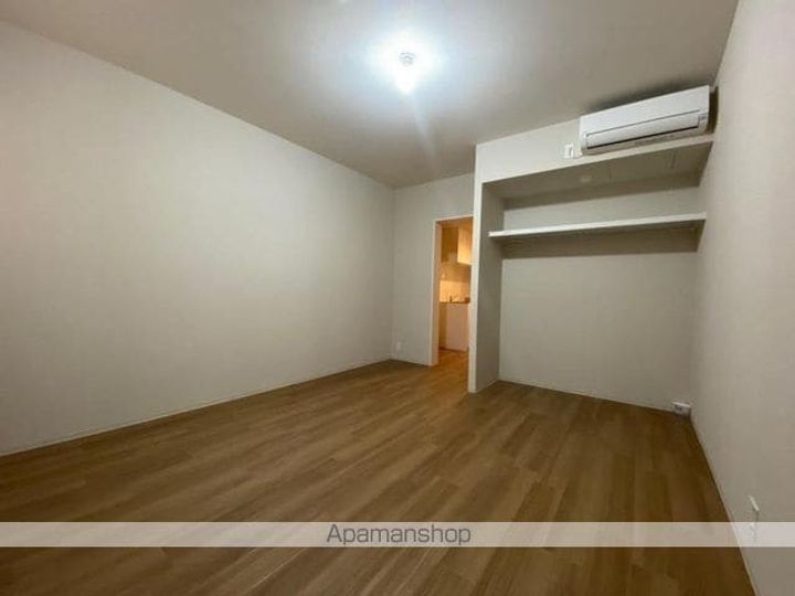 ミュー亀井町の居間