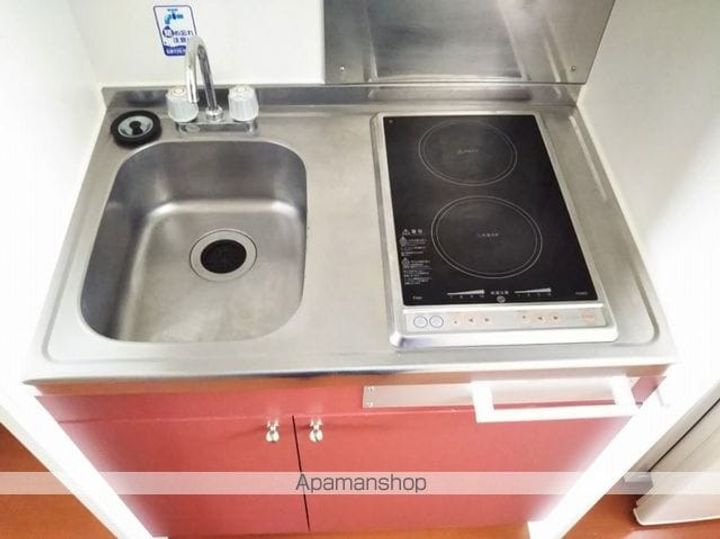 レオパレスカトレアのキッチン