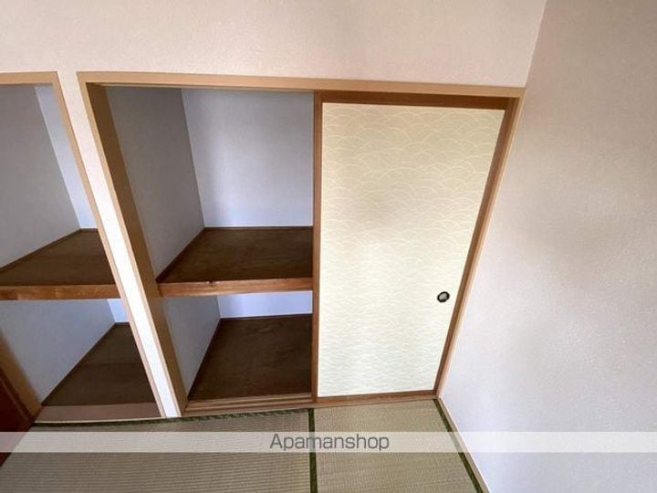 ロイヤルコーポ三笠の内装