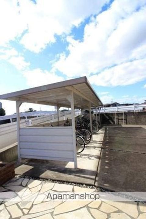 岡山県岡山市東区西大寺射越の賃貸アパートの外観