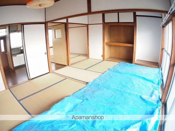 神子柴青山ハイツ203の居間