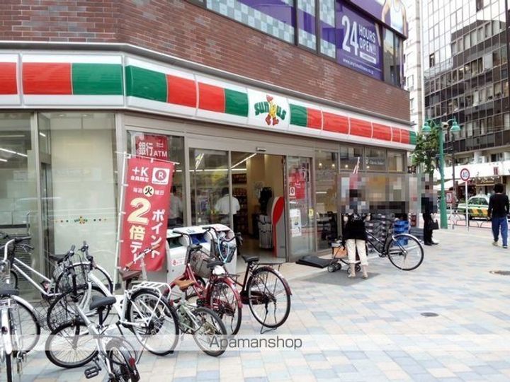 メゾン・ド・ボナールの周辺