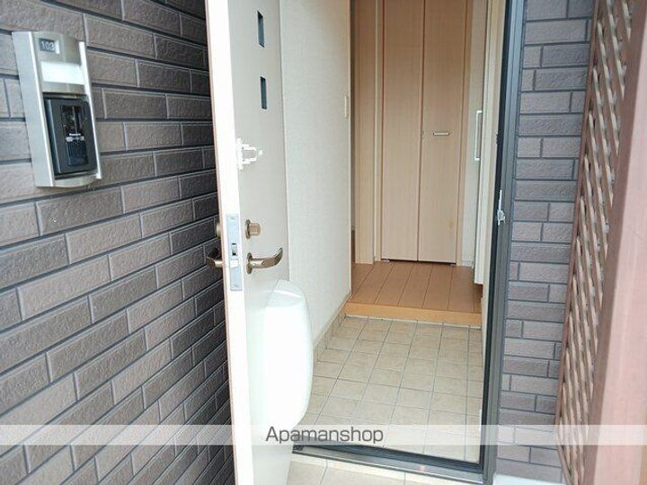 グラース Ⅰ103の玄関