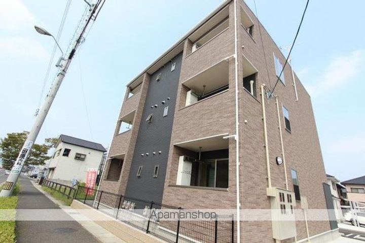 香川県高松市伏石町の賃貸アパートの外観