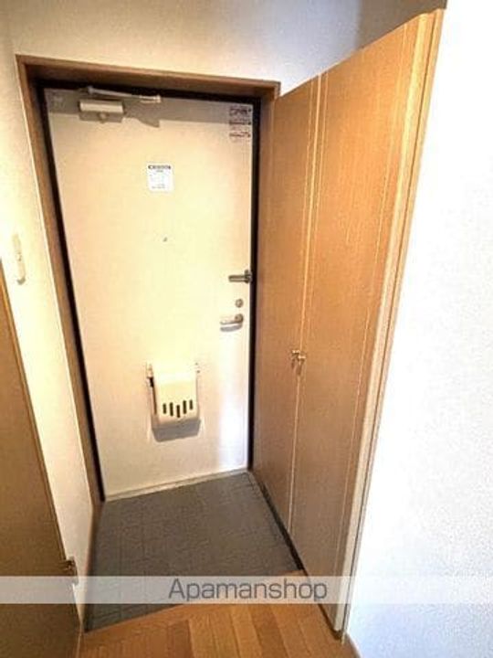 エフィーセントI103の玄関