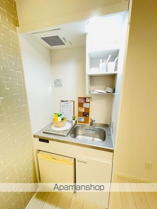 神奈川県横浜市中区根岸町3丁目の賃貸アパートのキッチン