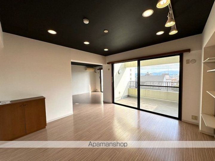 パロマヴィラ寺塚203号室の内装