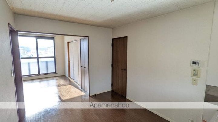 メンバーズタウン月町Dの居間