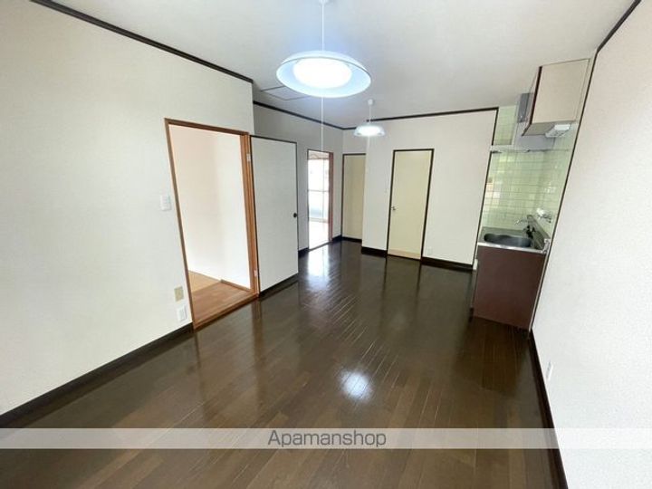 アドホックメゾンの内装