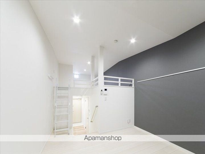 オーリス八千代の居間