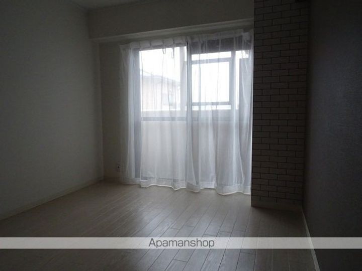 ヤマコ遠見塚の内装