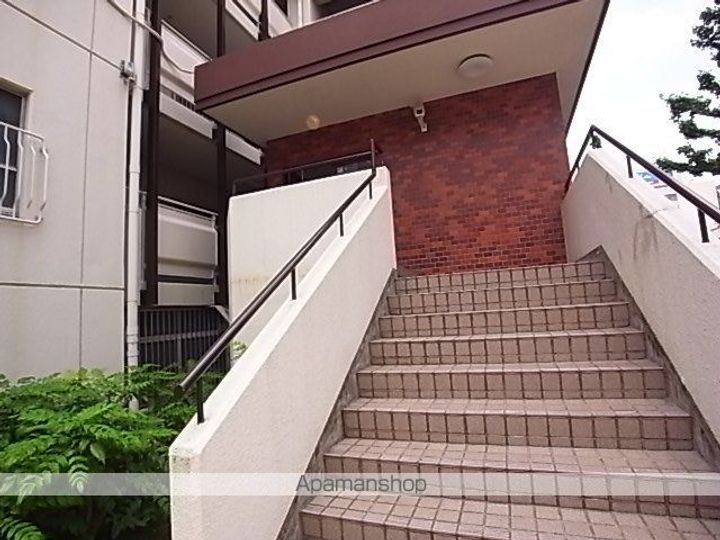 エクセレンス新栄の外観