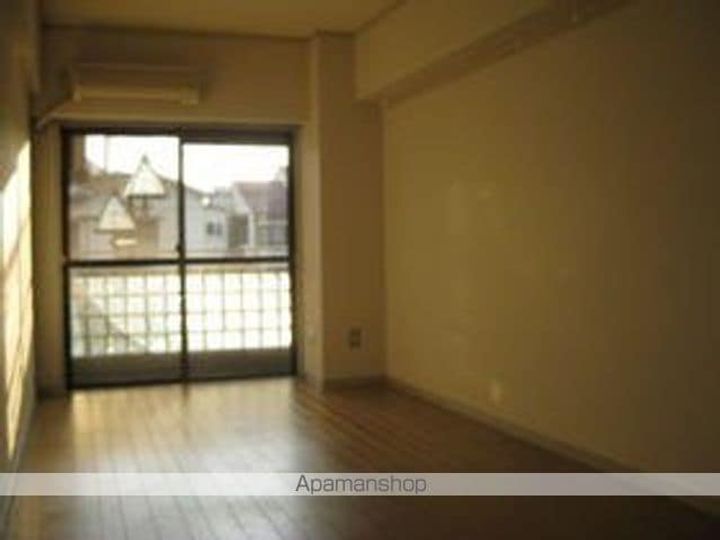 東京都杉並区浜田山2丁目の賃貸マンションの居間