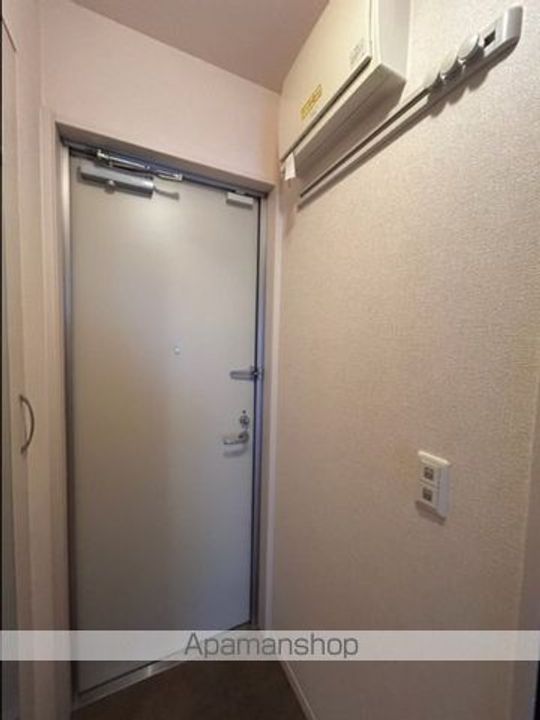 ウヴェルテュールの玄関