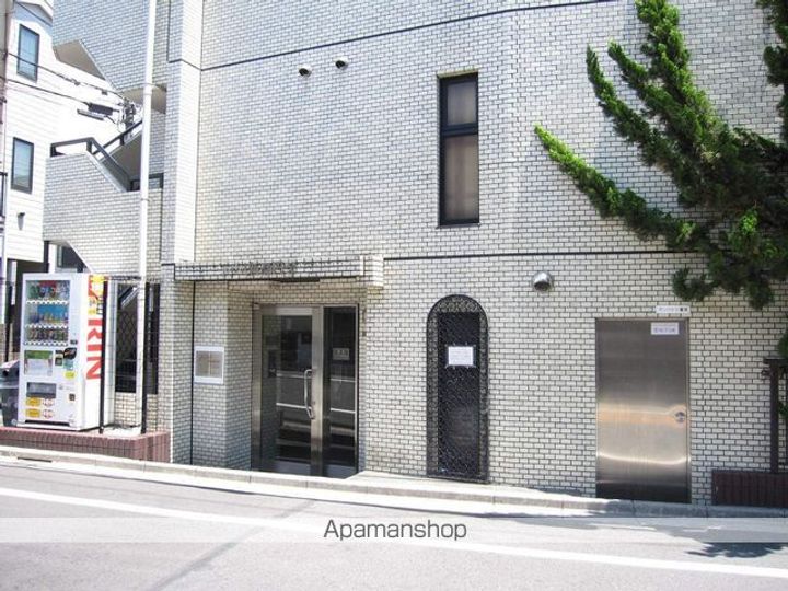 東京都杉並区堀ノ内3丁目の賃貸マンションの外観