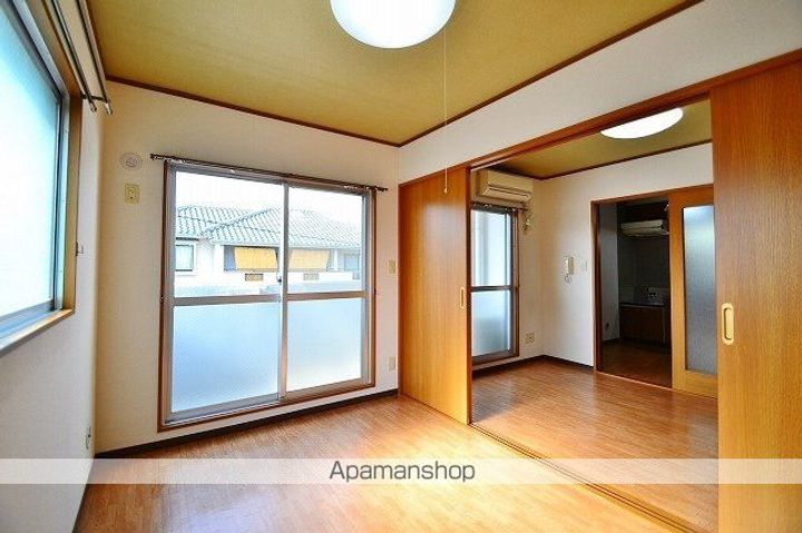 アイランドビル4201の居間