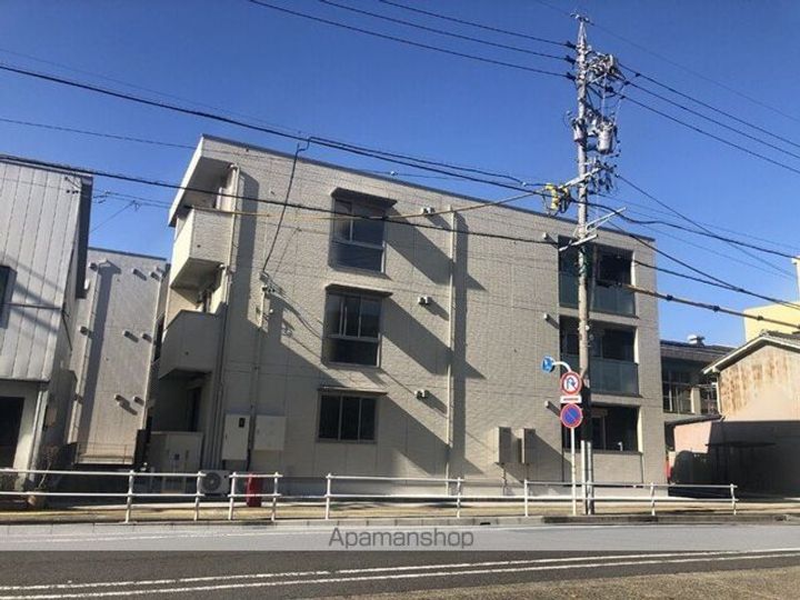 S・FIFTYの外観