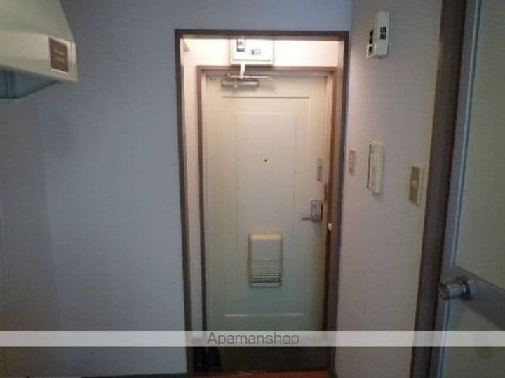 シャトーキミ311の玄関