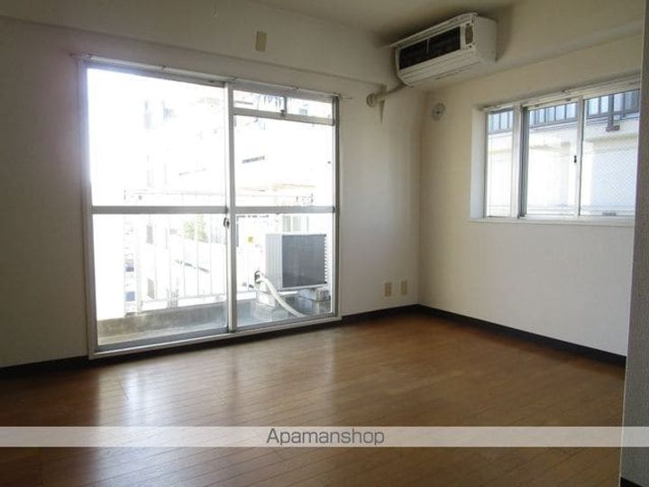 東京都中野区本町6丁目の賃貸マンションの内装