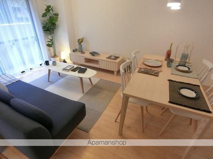 アーバンパーク三ツ池公園Eの居間