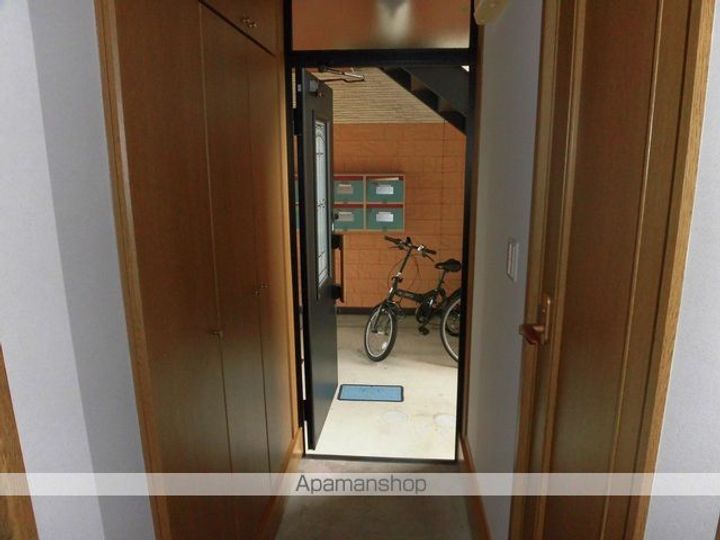 メゾンボヌールA101の玄関