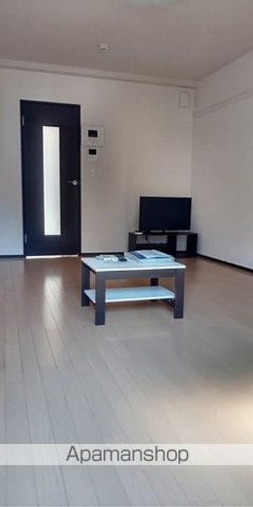 クレイノワンの居間