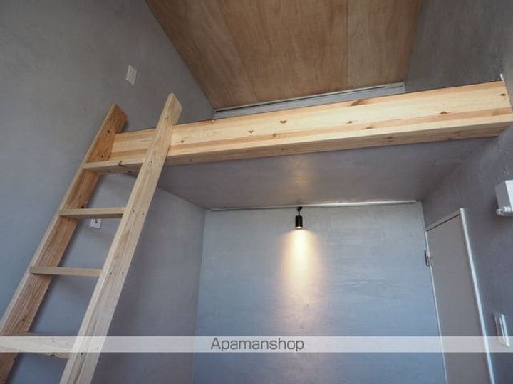 FUBAR 5 FOOA-1の居間