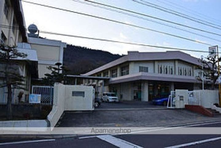 香川県高松市屋島東町の賃貸アパートの周辺
