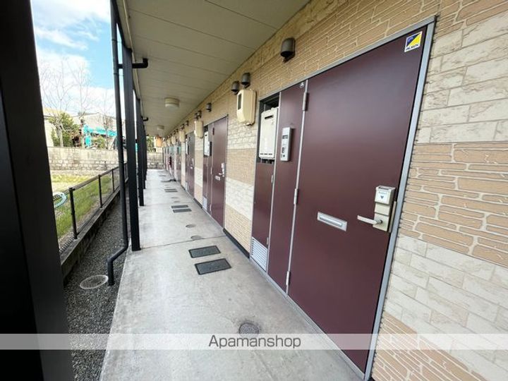 レオパレスバラの妖精210の玄関