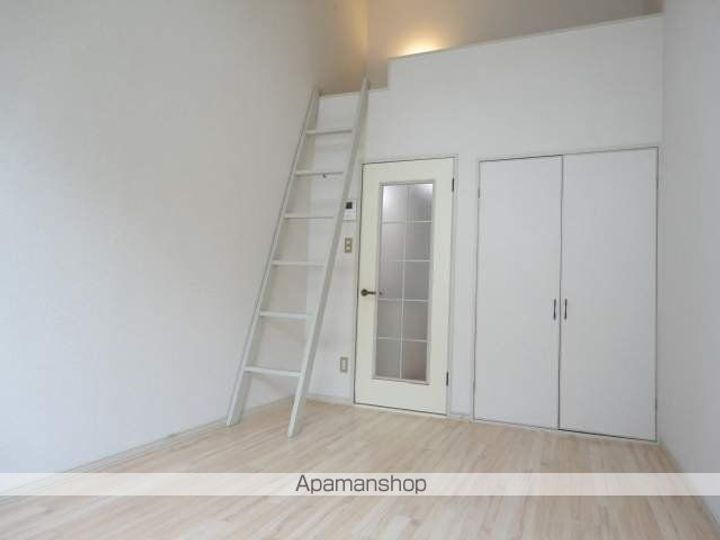 ホワイトキャッスル八乙女Ⅰの居間