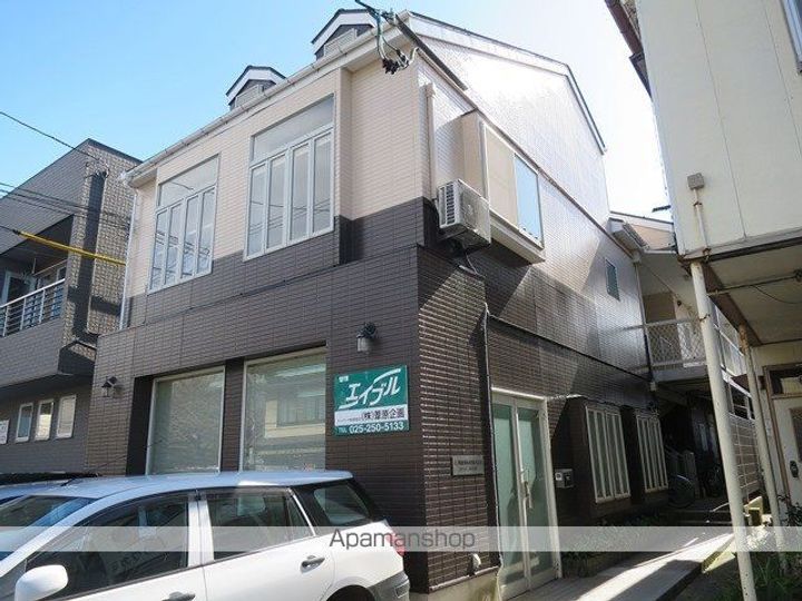 ハウスパーシモンⅢの外観